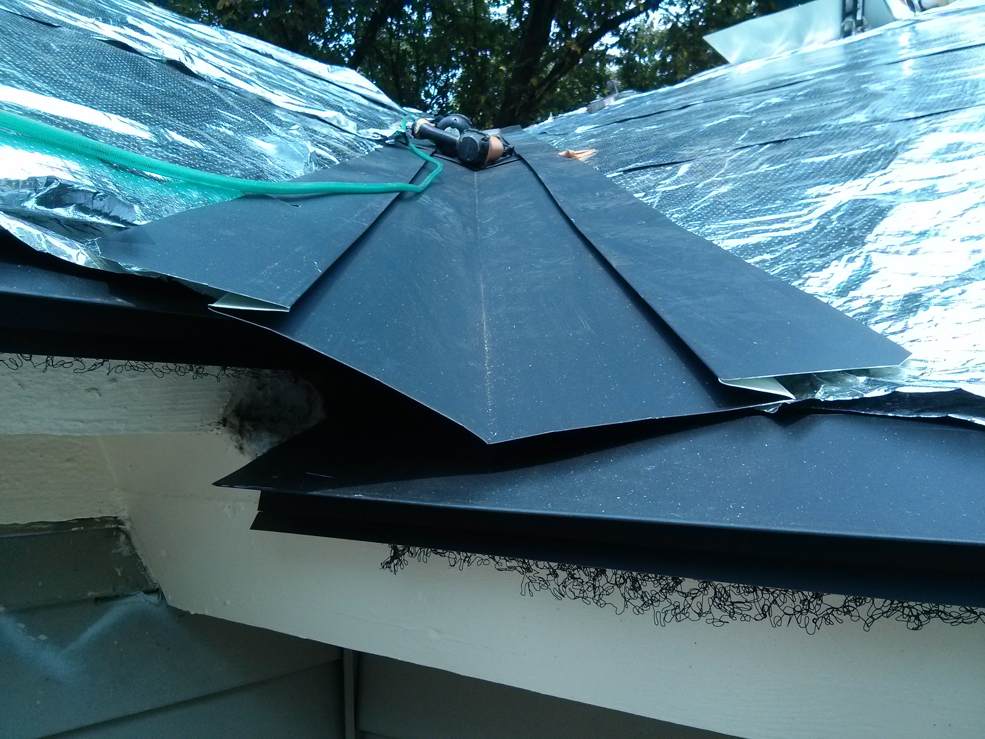 Metal Roofing W Valley